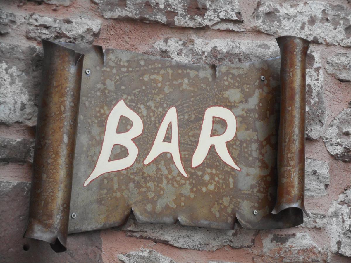 The Tavern Castelnau-Pegayrols Экстерьер фото